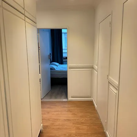 Two Bedroom Loft In The Center By The Meir Antverpy