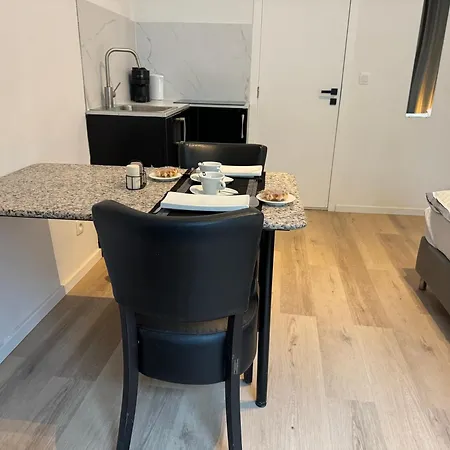 Two Bedroom Loft In The Center By The Meir דירה אנטוורפן