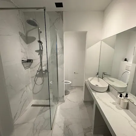 Two Bedroom Loft In The Center By The Meir דירה
