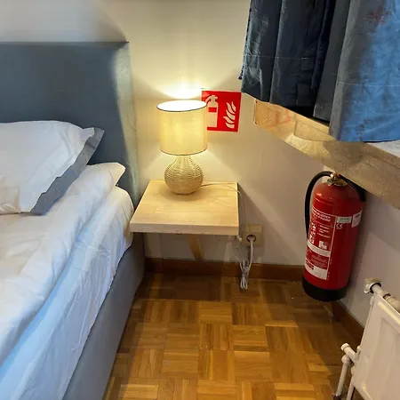 아파트 Two Bedroom Loft In The Center By The Meir 안트베르펜